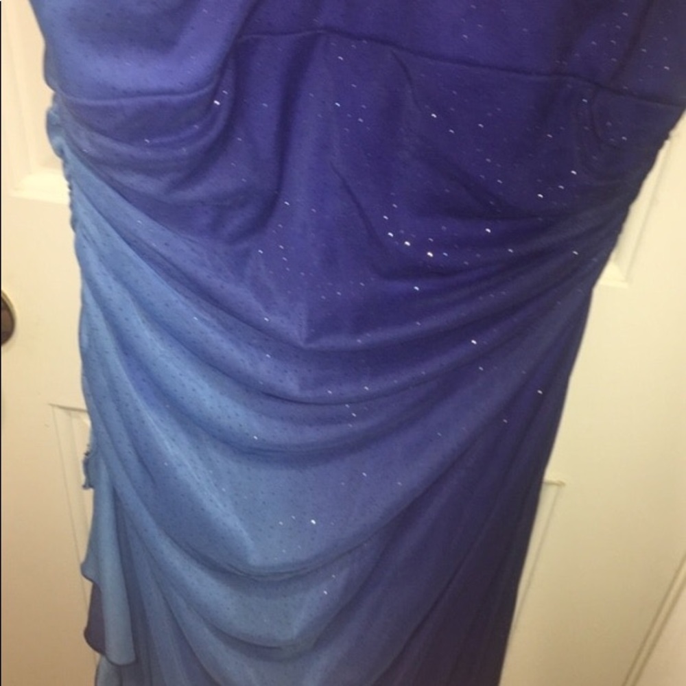 Dress - Picture 2 of 3